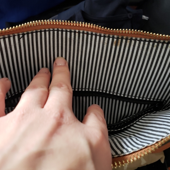 Christian Siriano Crossbody Bag - Picture 5 of 7